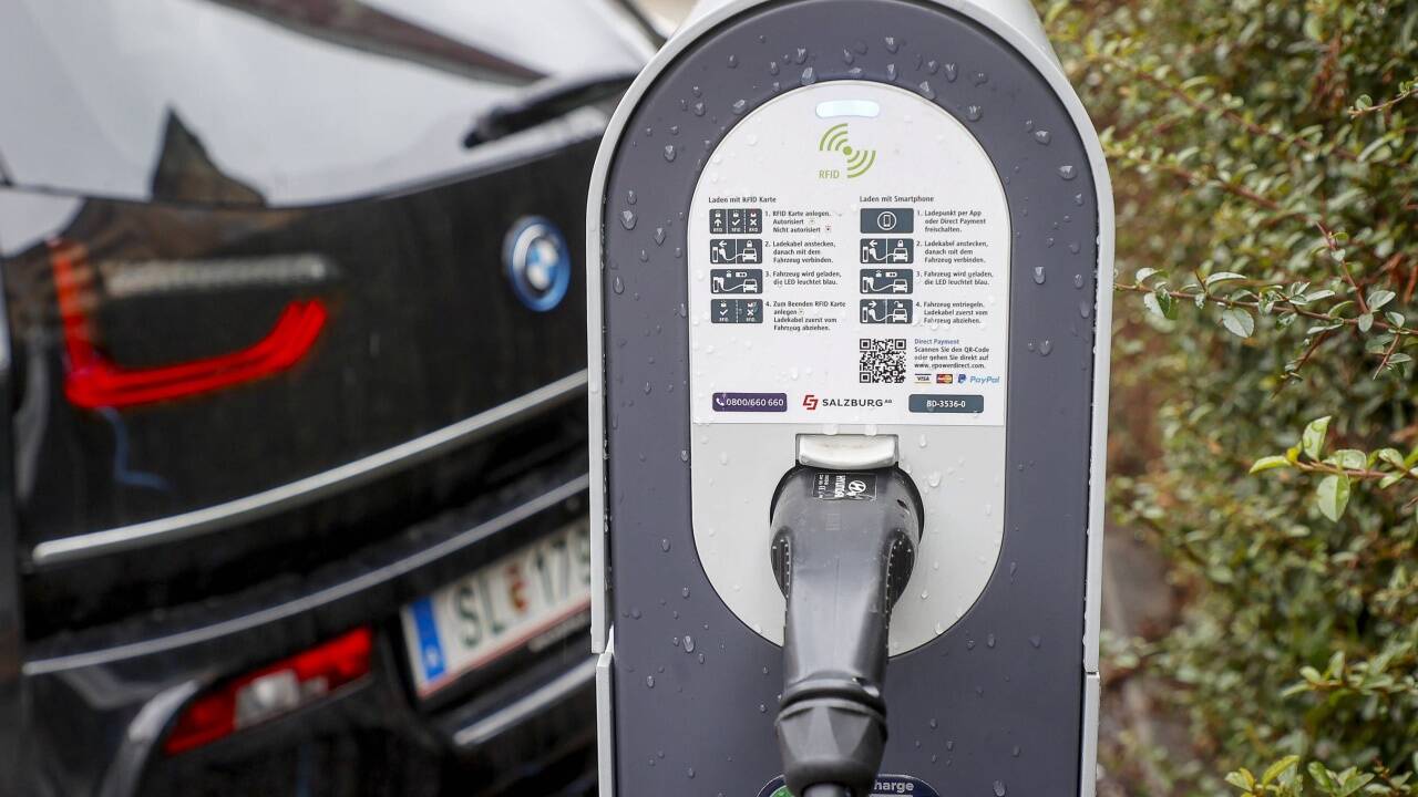 Die Ladeinfrastruktur soll schrittweise ausgebaut werden.  Die Ladeinfrastruktur soll schrittweise ausgebaut werden.