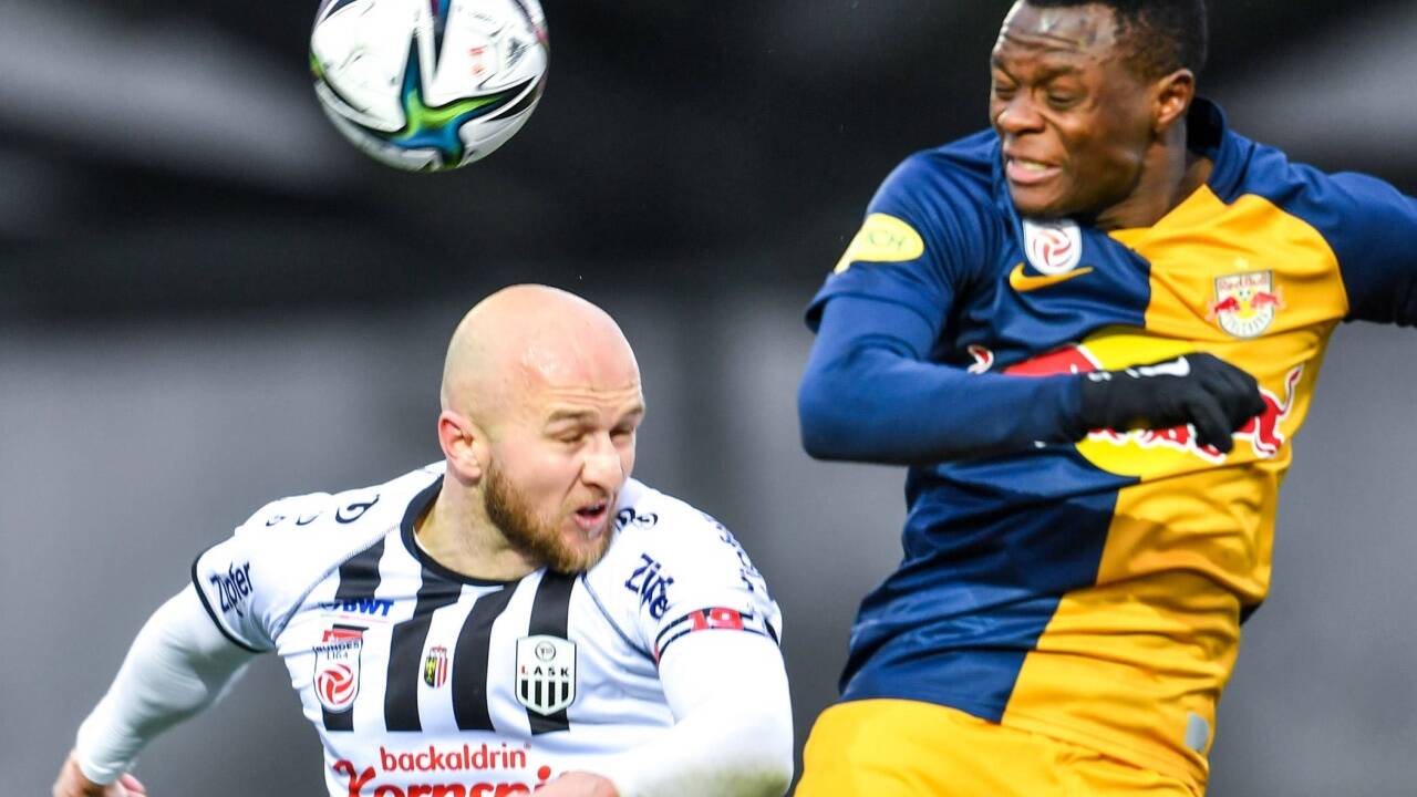 Salzburg-Stürmer Patson Daka (r.) bringt den Bullen bei einem Transfer viele Millionen. 