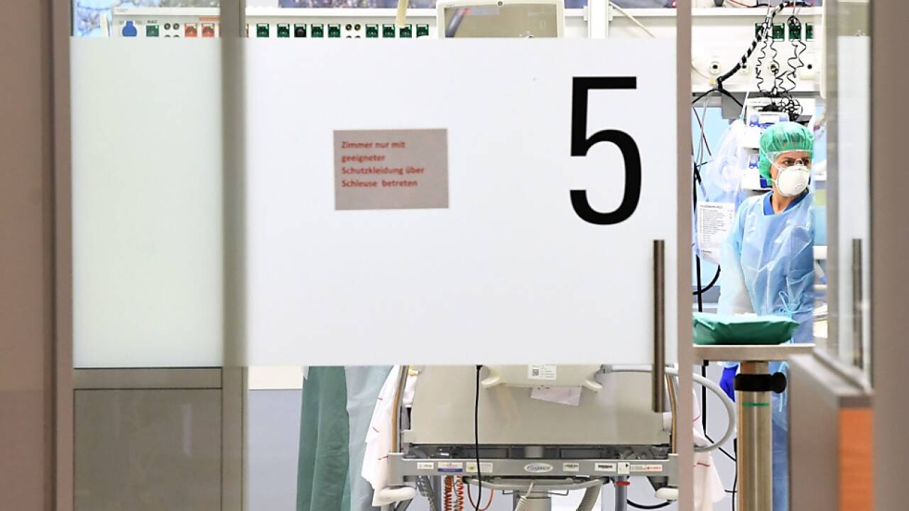 Blick in eine Intensivstation. Blick in eine Intensivstation.