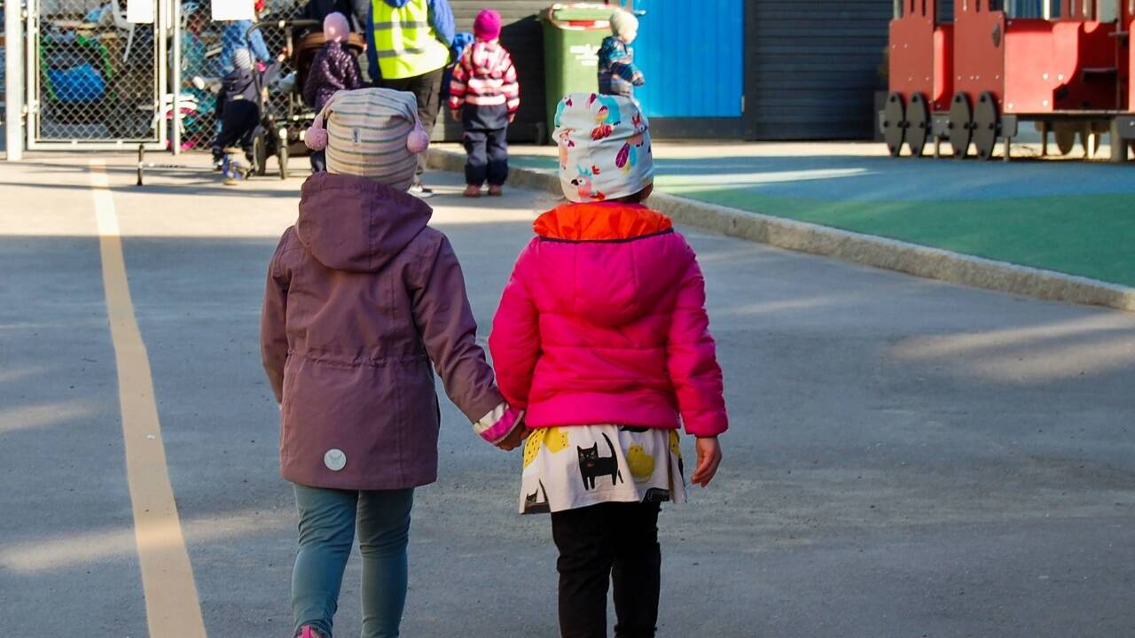 Kinder haben meist keine oder nur sehr schwache Symptome. 