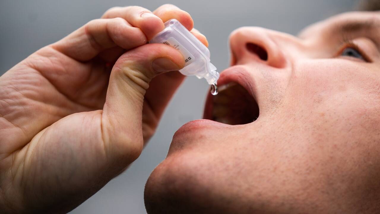 Gurgeln statt Staberl in die Nase: Der Wiener Gurgeltest, ein PCR-Test, soll bald allen Wienerinnen und Wiener regelmäßig zur Verfügung gestellt werden.  