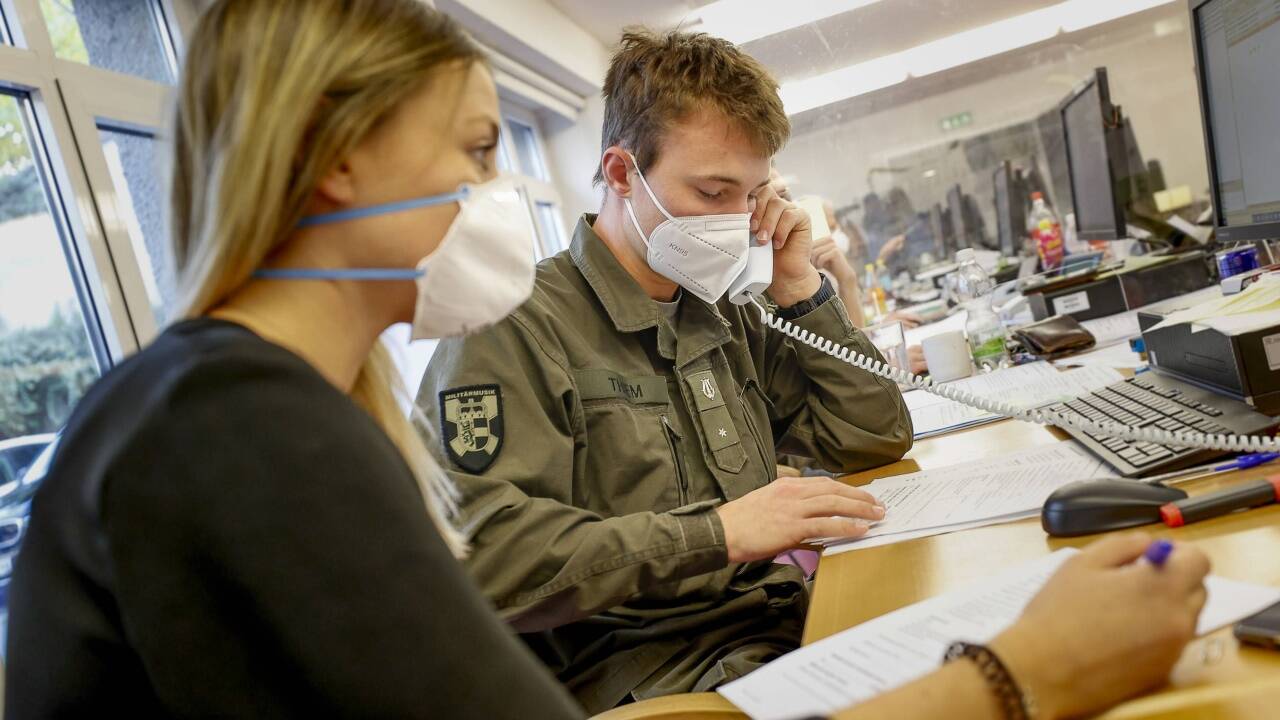 80 Personen sind in der Kontaktverfolgung in der Stadt Salzburg im Einsatz. 80 Personen sind in der Kontaktverfolgung in der Stadt Salzburg im Einsatz.