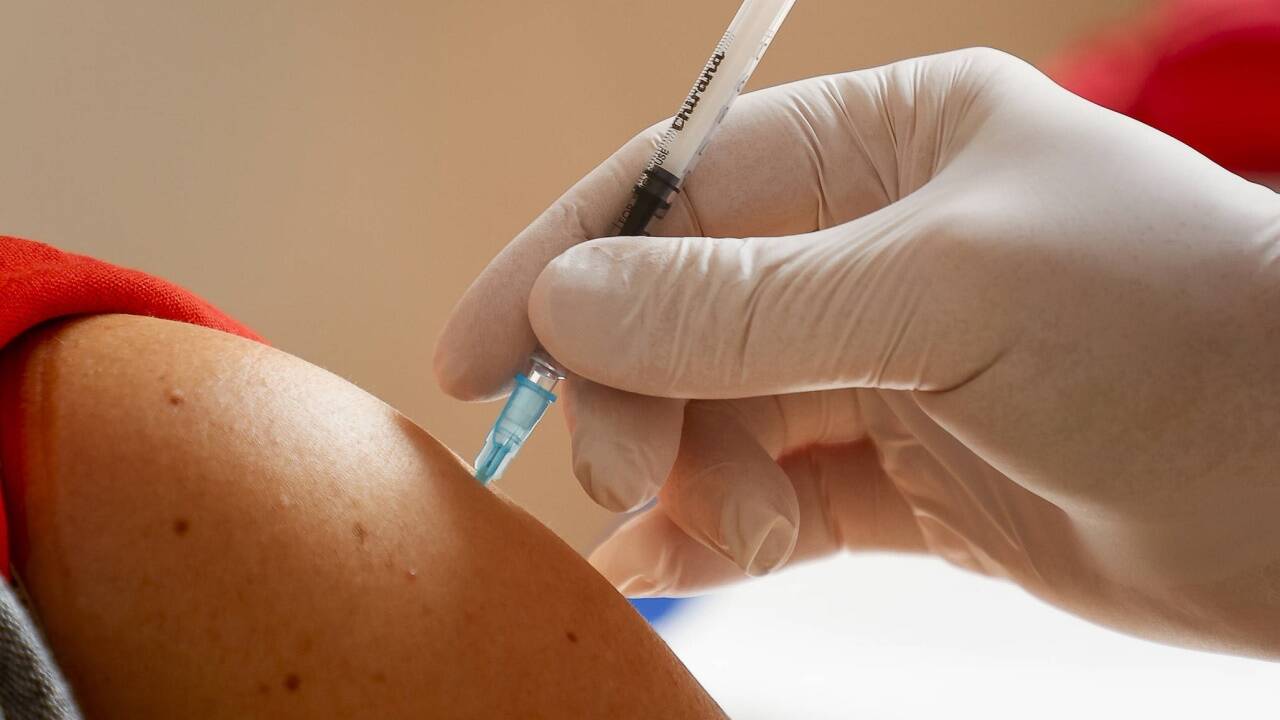 Österreich impft - auch ungebrochen mit AstraZeneca, sofern die Dosen eintreffen. Österreich impft - auch ungebrochen mit AstraZeneca, sofern die Dosen eintreffen.