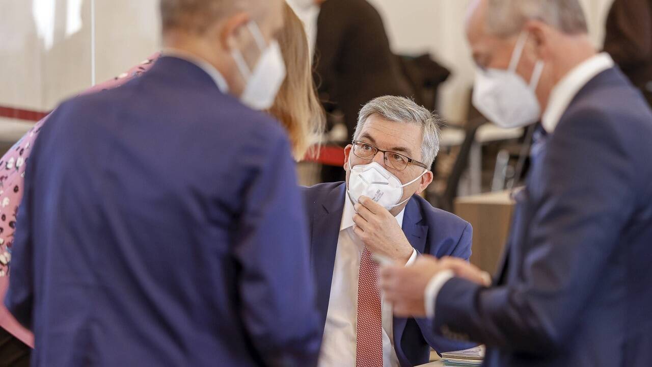 FFP2-Masken sind Pflicht - auch im Landtag.  