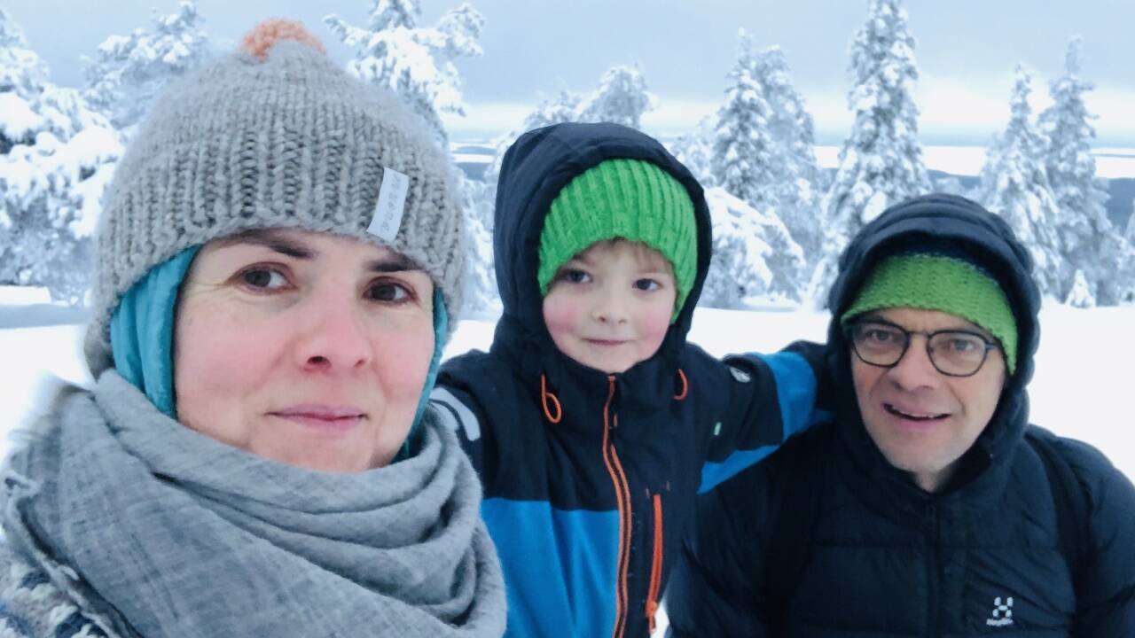Ein Leben in Lappland: Alexandra Paulomo mit ihrem Sohn Lasse sowie Lebensgefährte Walter.  