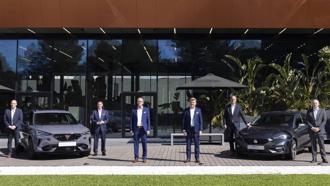 Eine Jahrespressekonferenz im Zeichen der Pandemie: Viel Platz zwischen den Hauptpersonen, aber auch viel Platz für engagierte Zukunftspläne bei Seat. 