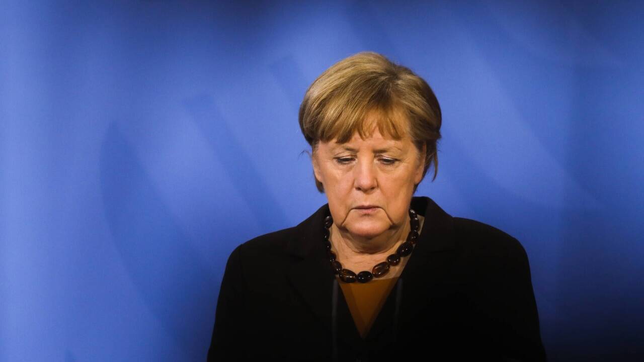 Merkel verkündete am Dienstagabend den Beschluss. Merkel verkündete am Dienstagabend den Beschluss.