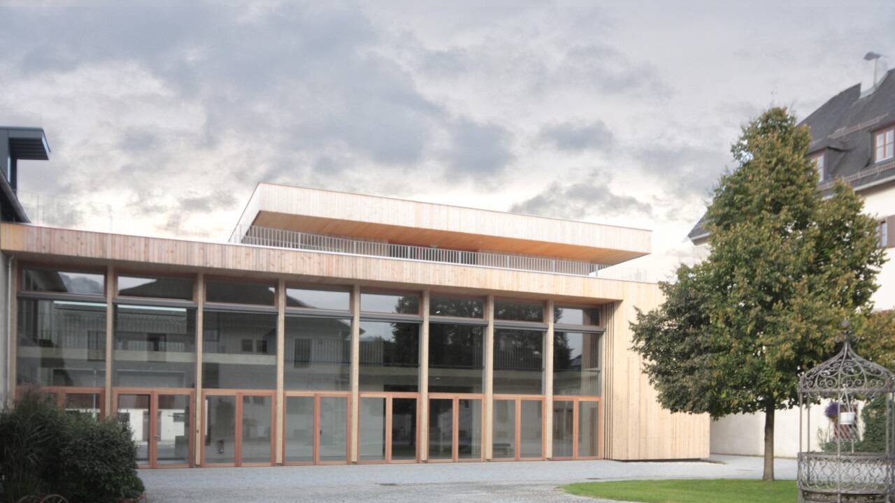 Die landwirtschaftliche Fachschule Winklhof erhielt für ihr neues Internat 2017 den Holzbaupreis.  Die landwirtschaftliche Fachschule Winklhof erhielt für ihr neues Internat 2017 den Holzbaupreis.