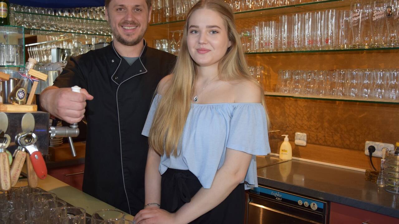 Schwester Adriana hilft ebenso mit wie der Rest der Familie. 