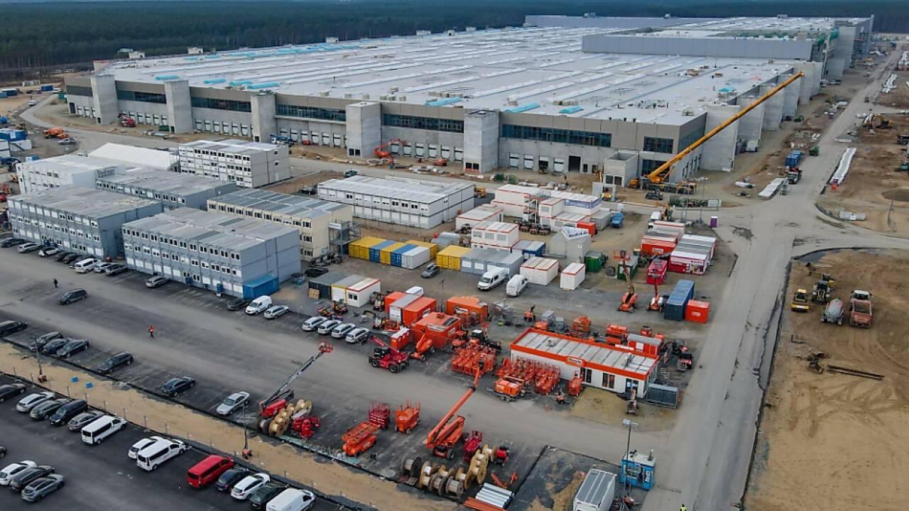 Tesla will bei Berlin 500.000 Elektroautos pro Jahr bauen Tesla will bei Berlin 500.000 Elektroautos pro Jahr bauen