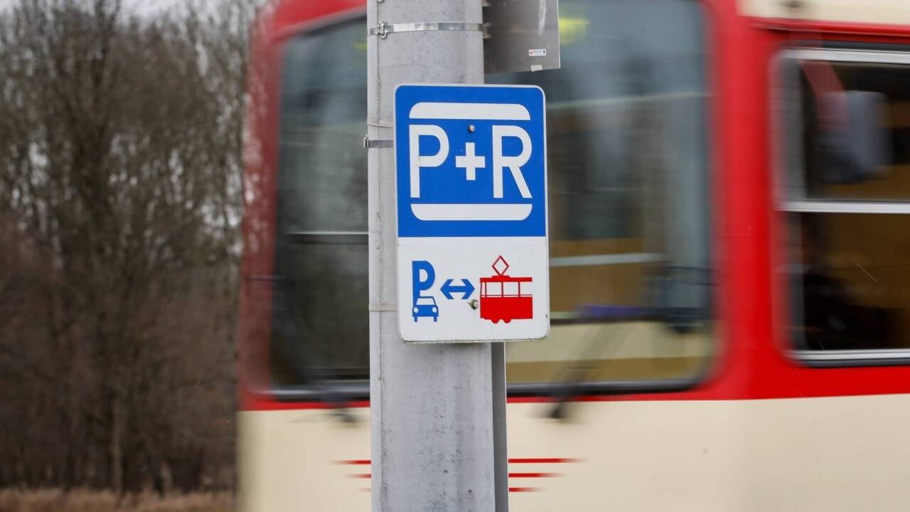 Der Ausbau der Lokalbahn soll die Straßen entlasten. Dennoch ist er umstritten. 