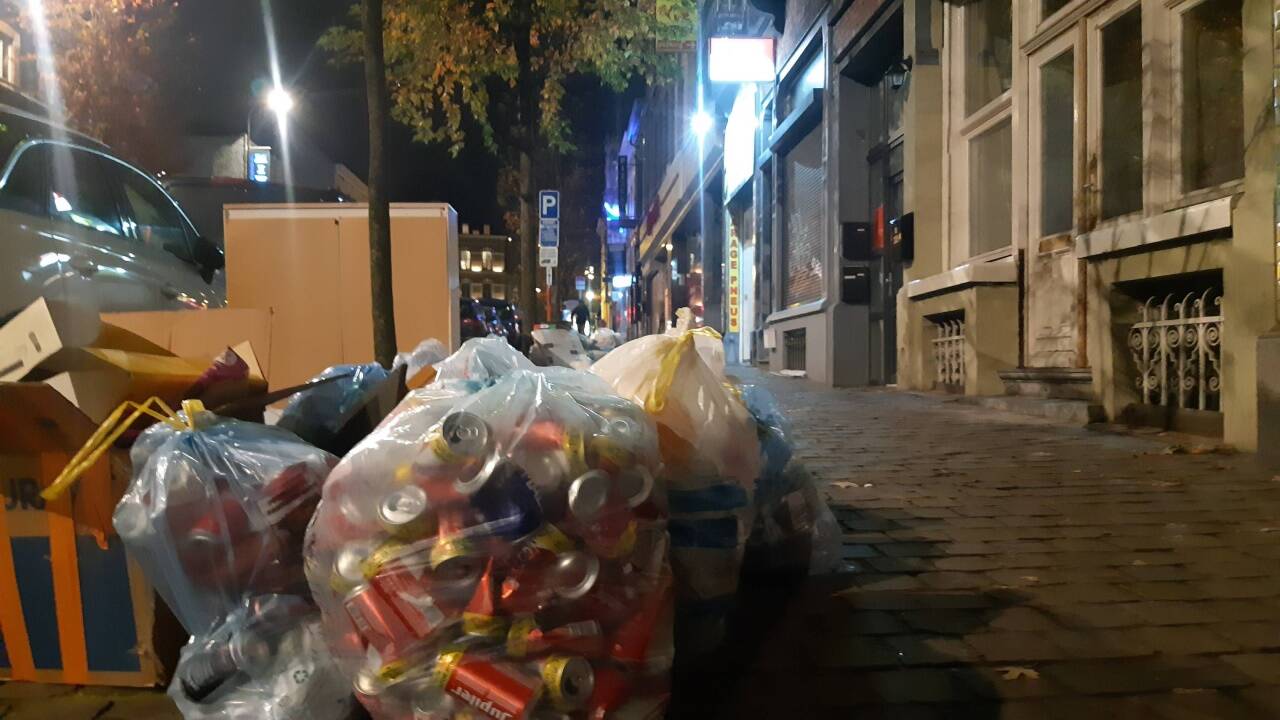 Brüsseler Straßenbild, ein bis zwei Mal die Woche. 