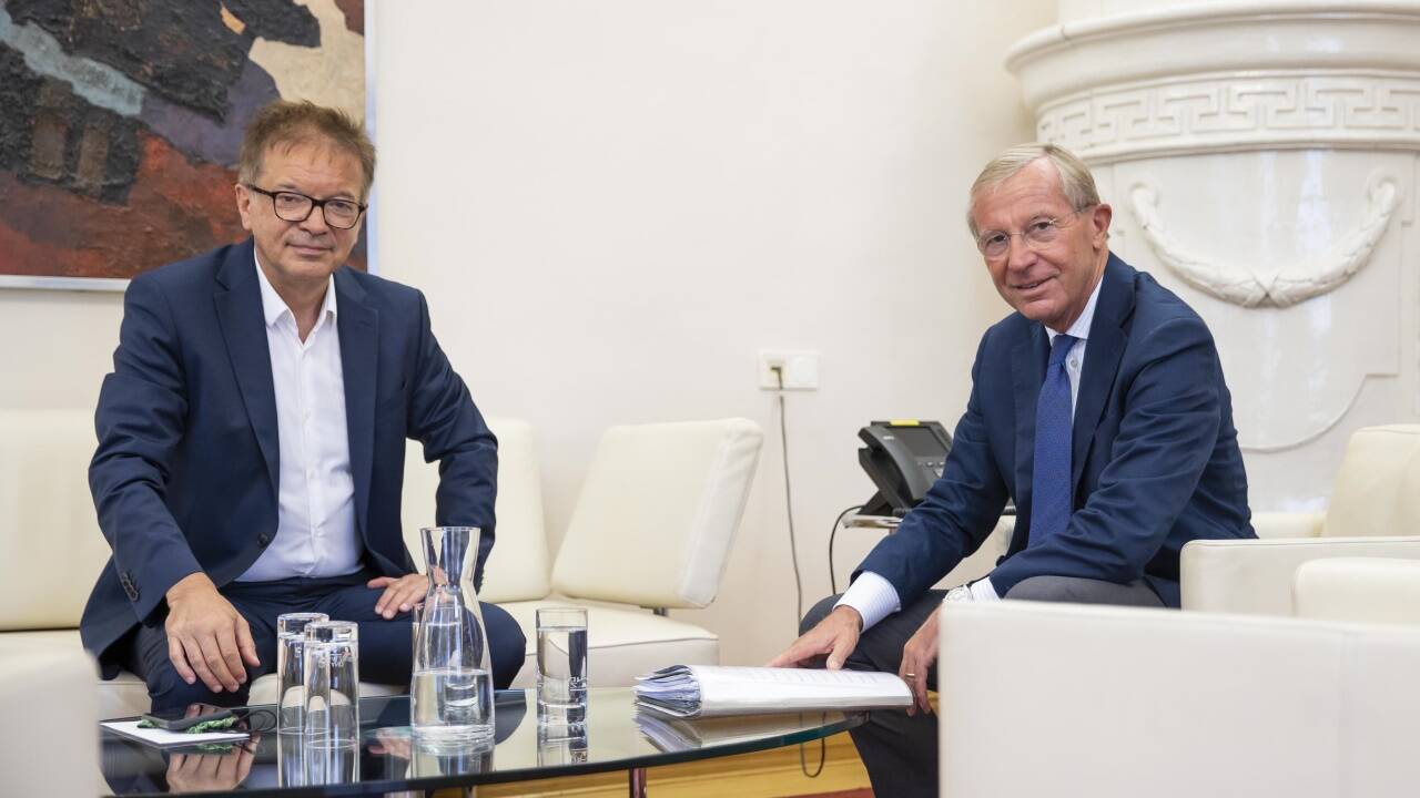 Besuch von Bundesminister Rudolf Anschober bei Landeshauptmann Wilfried Haslauer im August.  