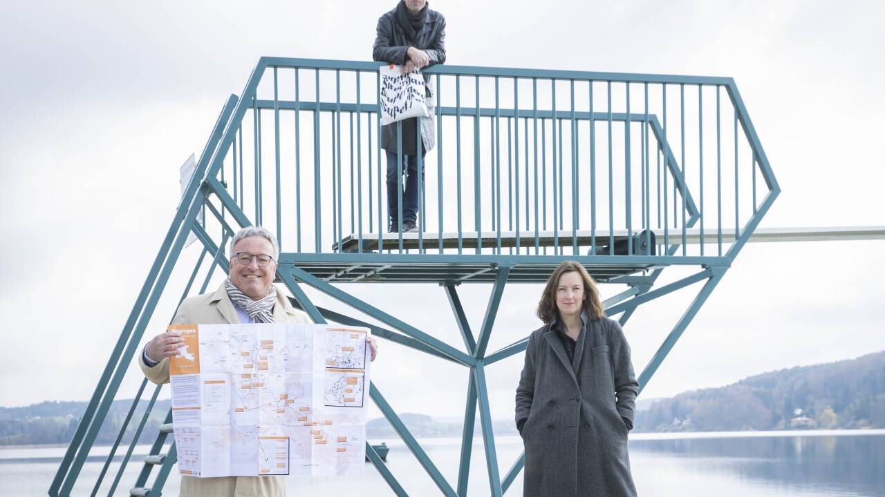 Landeshauptmann-Stellvertreter Heinrich Schellhorn, Kuratoren Theo Deutinger und Tina Heine. 