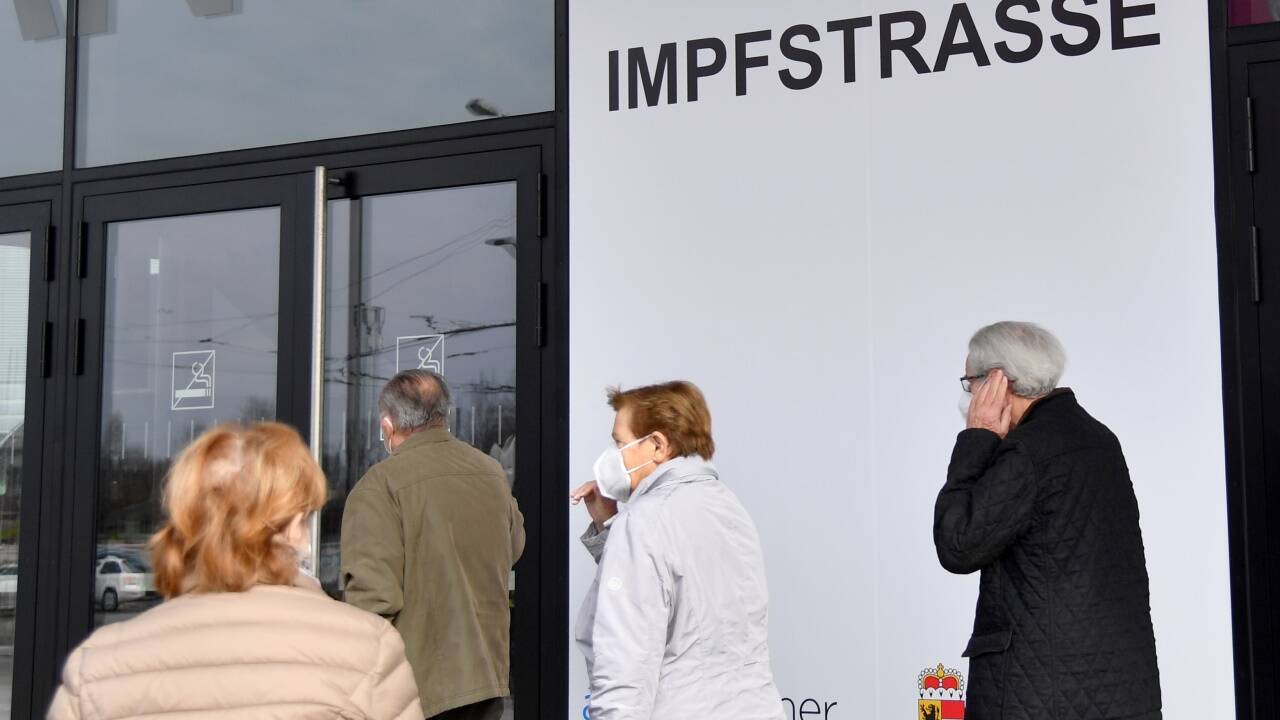 Jeder Fünfte sagt ab, wenn er mit AstraZeneca geimpft werden soll.  Jeder Fünfte sagt ab, wenn er mit AstraZeneca geimpft werden soll.