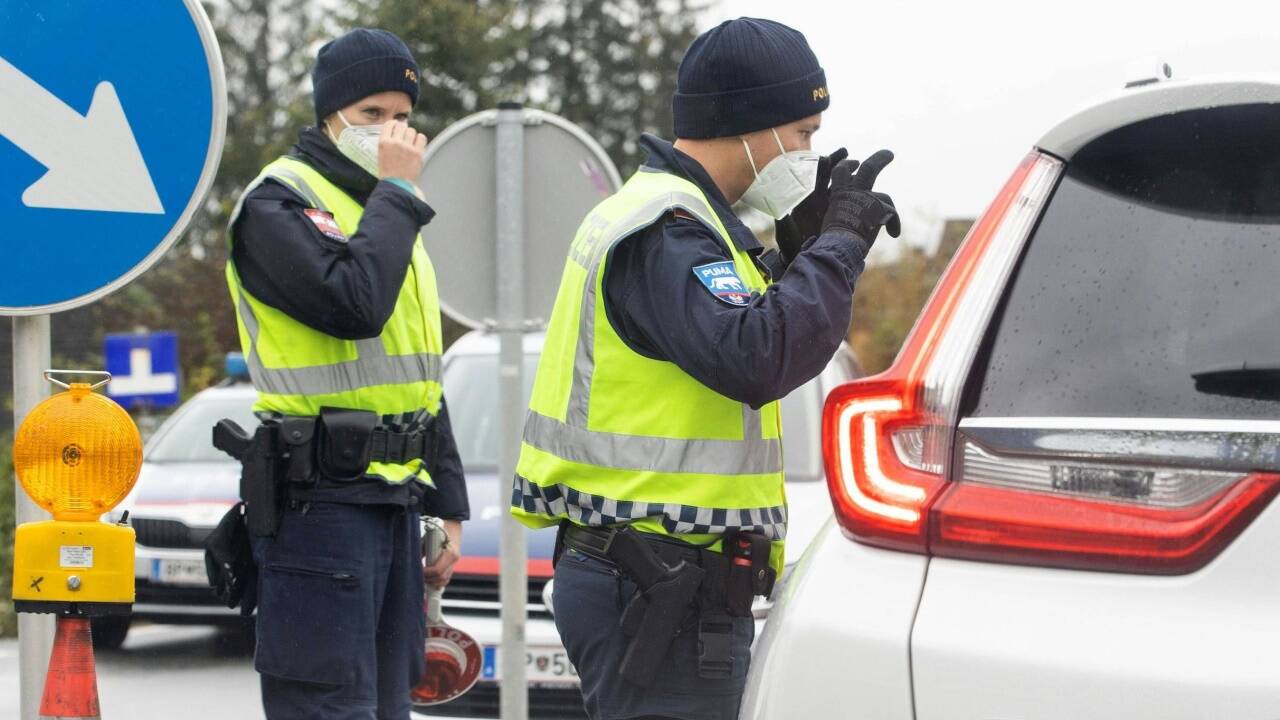 Die Polizei soll vermehrt Ausgangsbeschränkungen und die Einhaltung der Quarantäne kontrollieren.  Die Polizei soll vermehrt Ausgangsbeschränkungen und die Einhaltung der Quarantäne kontrollieren.