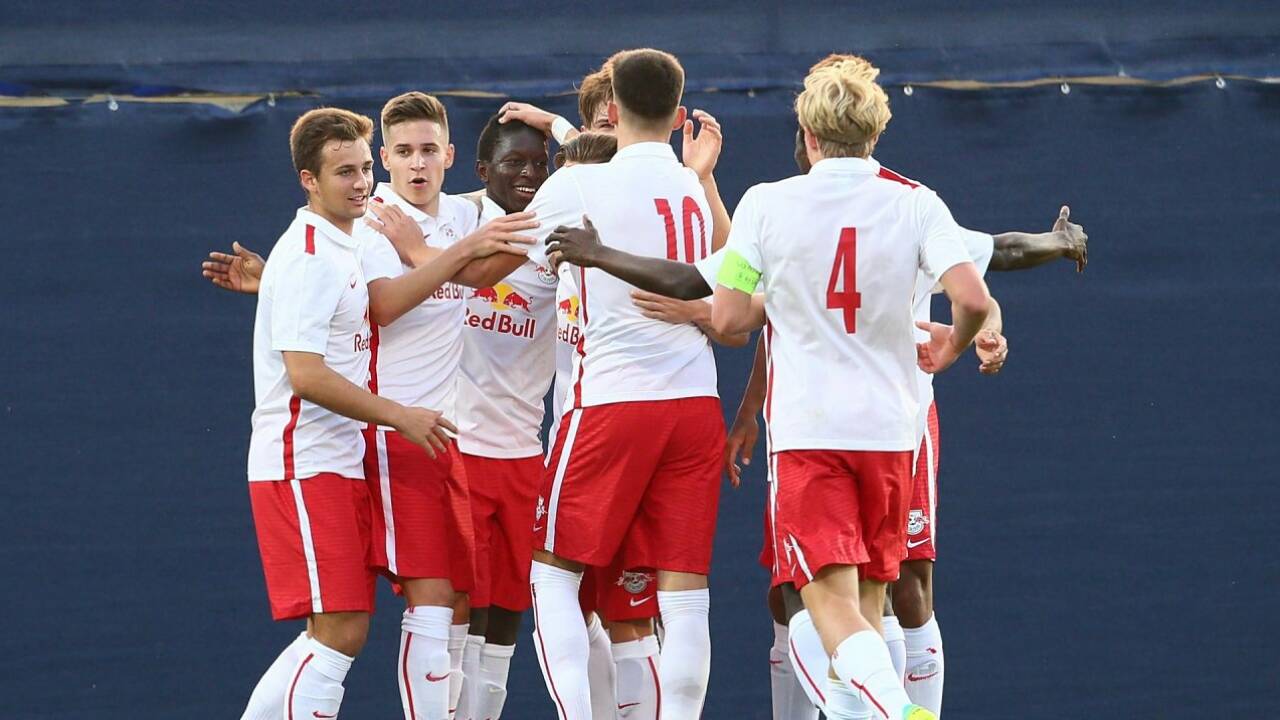 Das Torfestival der Jungbullen begeisterte auch die Chefs Das Torfestival der Jungbullen begeisterte auch die Chefs