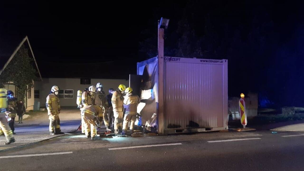 Die Feuerwehr Straßwalchen war in der Nacht mit 33 Mann vor Ort.  