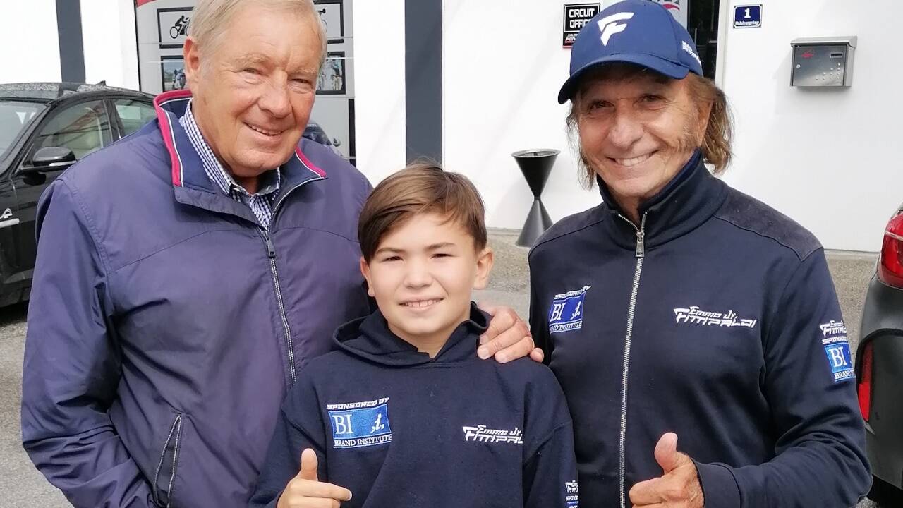 Salzburgring-Präsident Alex Reiner (l.) traf an „seinem“ Salzburgring viele Stars: Wie 2020 Formel-1-Weltmeister Emerson Fittipaldi (mit Sohn Emerson jun.). Salzburgring-Präsident Alex Reiner (l.) traf an „seinem“ Salzburgring viele Stars: Wie 2020 Formel-1-Weltmeister Emerson Fittipaldi (mit Sohn Emerson jun.).