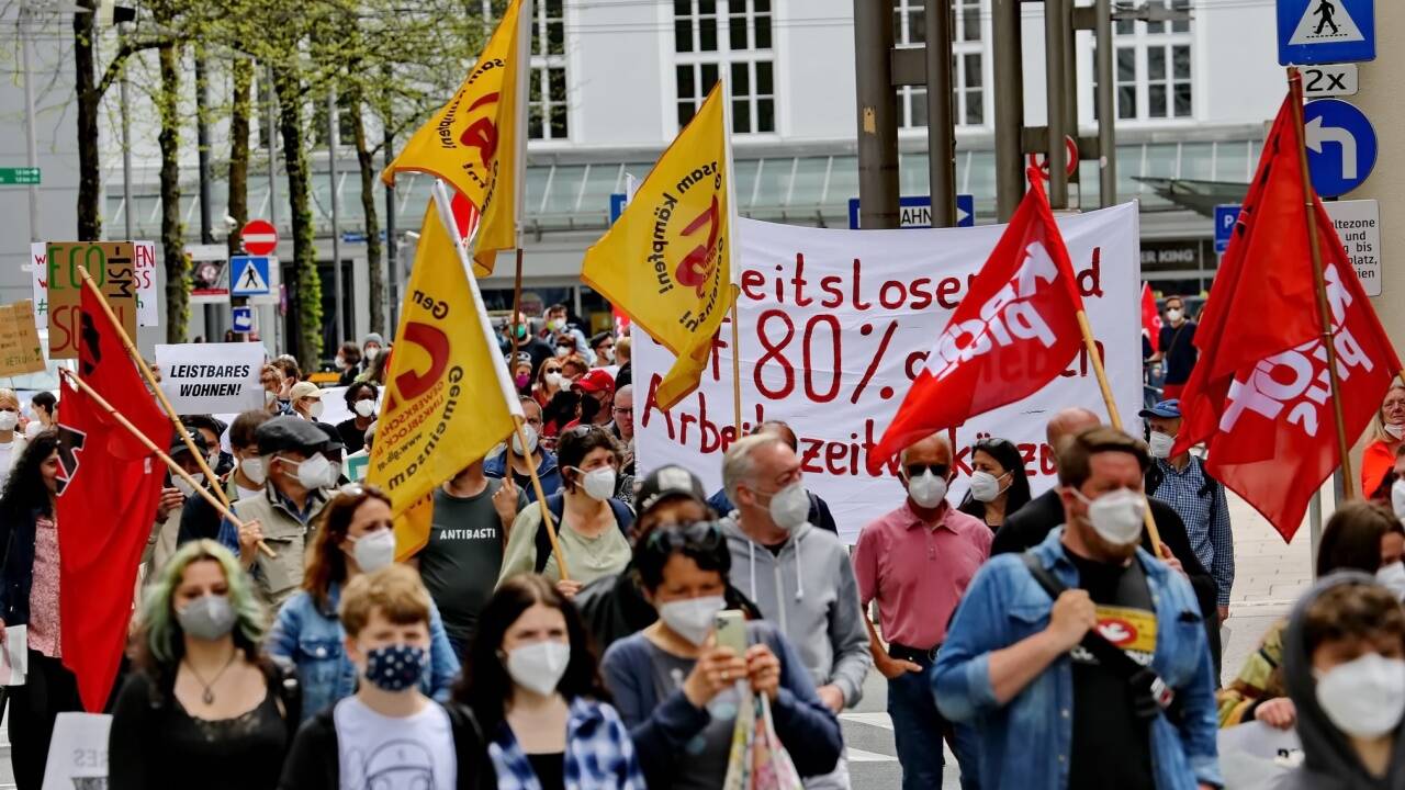 Am 1. Mai demonstrierten rund 600 Menschen für eine „soziale Politik in der Krise“. 