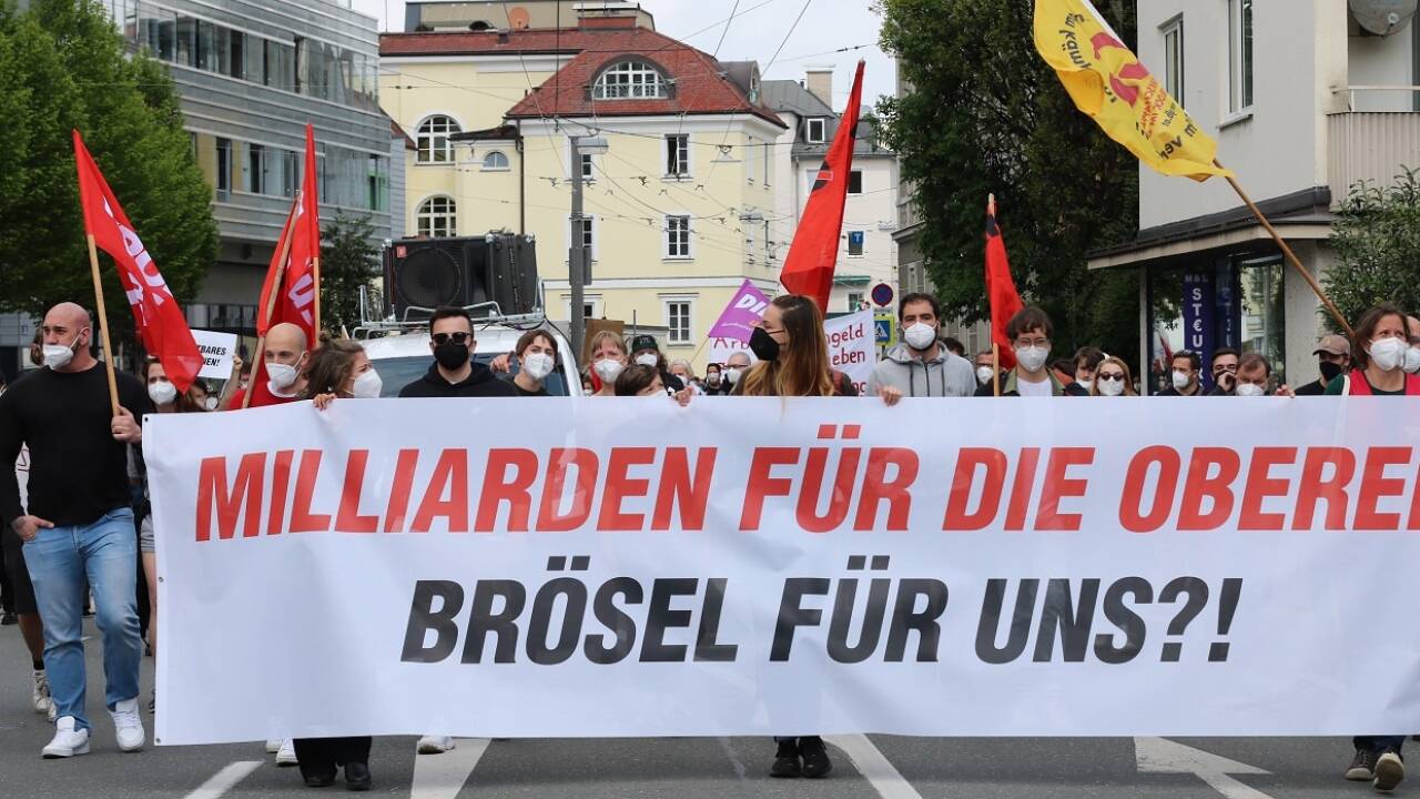 Am 1. Mai demonstrierten rund 600 Menschen für eine „soziale Politik in der Krise“. 