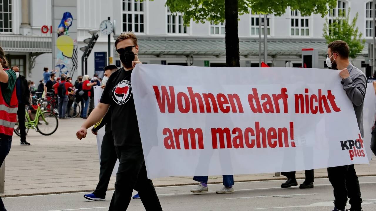 Am 1. Mai demonstrierten rund 600 Menschen für eine „soziale Politik in der Krise“. 