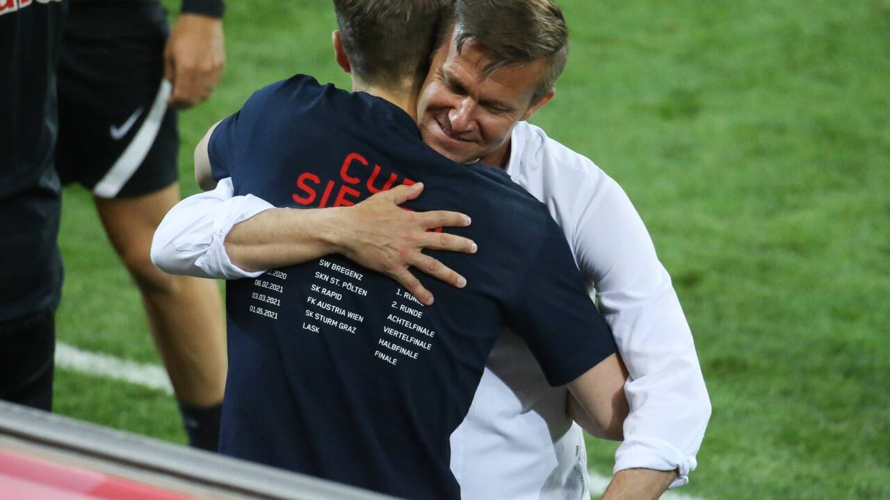 Jesse Marsch feierte den Cuptriumph ausgelassen. Jesse Marsch feierte den Cuptriumph ausgelassen.