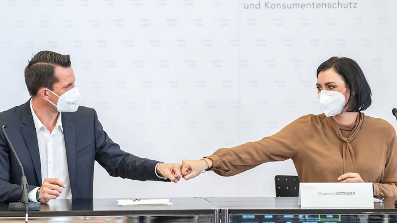 Minister in Vorfreude auf Grünen Pass 