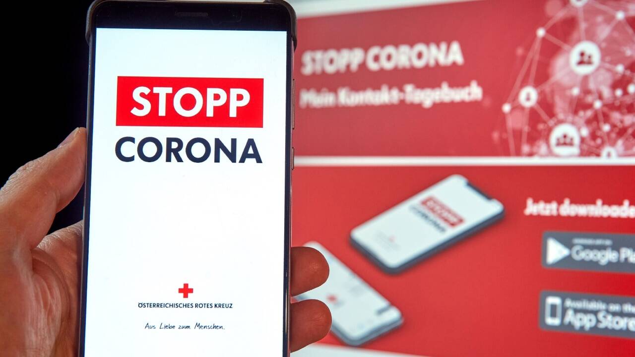 Die „Stopp Corona“-App auf dem Display eines Smartphones. Die „Stopp Corona“-App auf dem Display eines Smartphones.