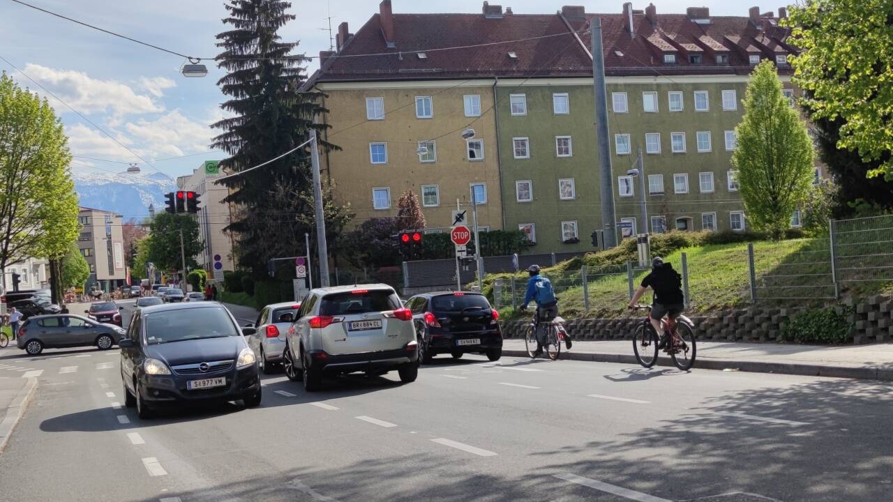 Franz Kok von der Uni Salzburg schlägt eine Pop-up-Radverbindung ab der Kreuzung Lastenstraße/Gabelsbergerstraße vor.  