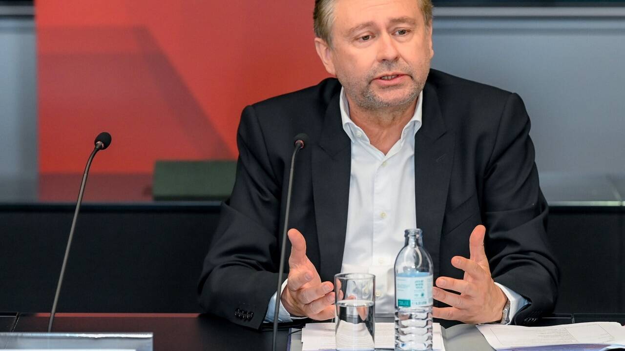 ORF-Generaldirektor Alexander Wrabetz will ORF-Generaldirektor bleiben. ORF-Generaldirektor Alexander Wrabetz will ORF-Generaldirektor bleiben.