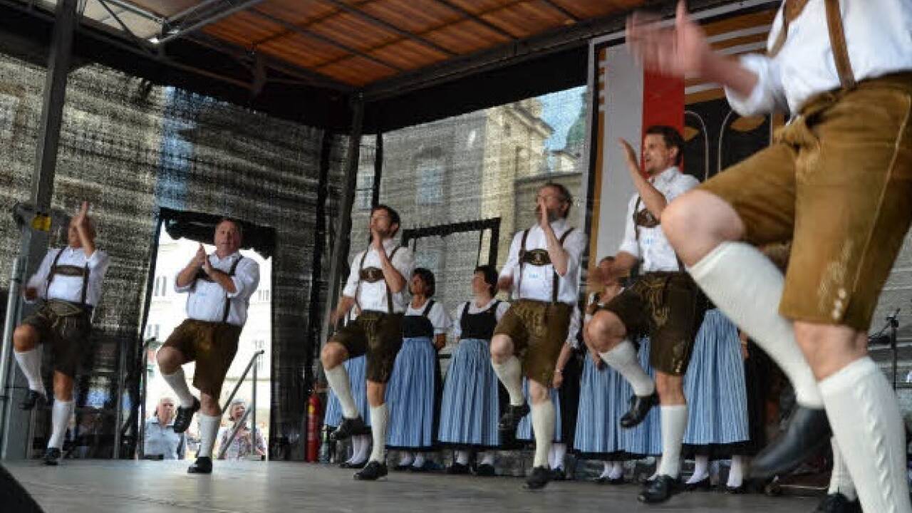 Schuhplattler des Gauverbandes der Heimatvereinigungen Salzburg-Stadt. 