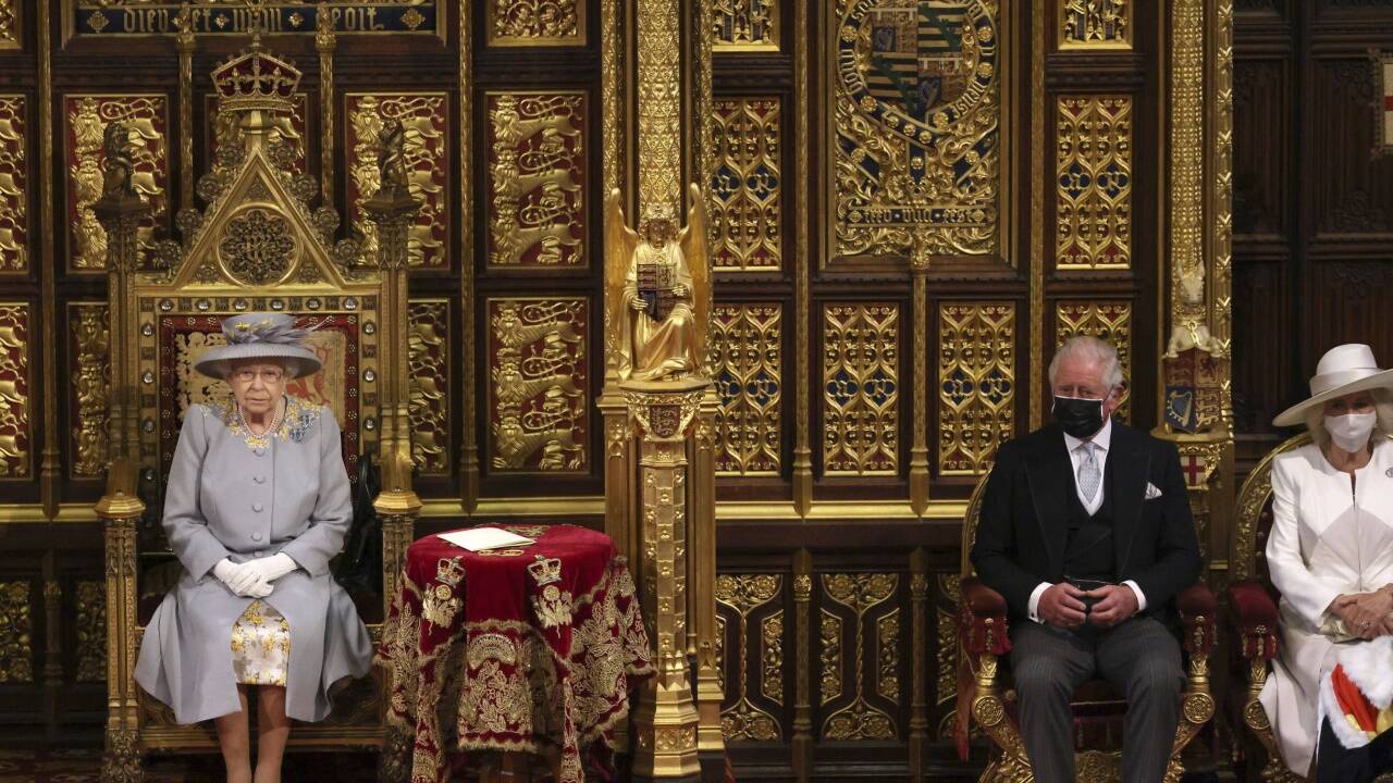 Die Queen - 95 Jahre, an ihrer Seite: Prinz Charles (72) und seine Frau Camilla (73).  Die Queen - 95 Jahre, an ihrer Seite: Prinz Charles (72) und seine Frau Camilla (73).