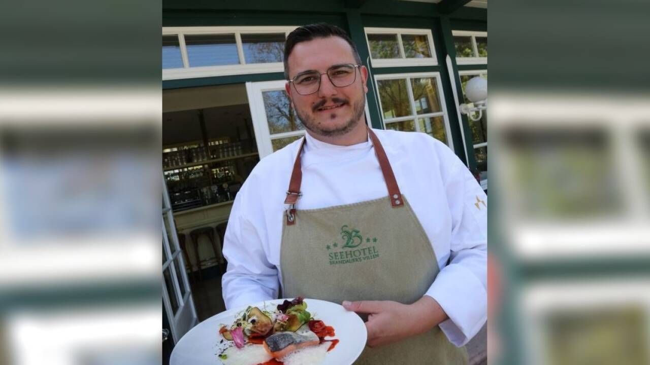 Daniel Leitner mit einem Fischgericht. 