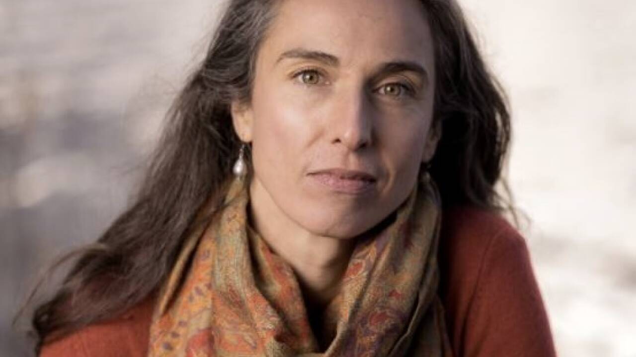 Vivian Dittmar ist Autorin, Gründerin der Be-the-Change-Stiftung und Impulsgeberin für kulturellen Wandel. 