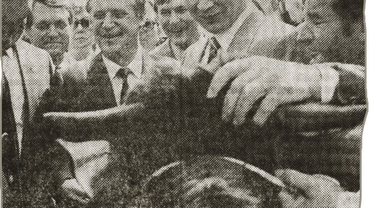 1987 wurde Ministerpräsident Ryschkow ein Stier geschenkt.  