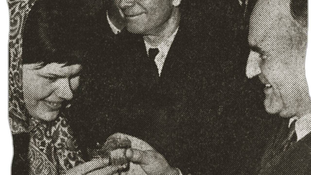 Zu den Höhepunkten der vergangenen 60 Jahre zählte der Besuch von Staatspräsident Podgorny 1966 – dessen Tochter von Kanzler Klaus einen Schnaps eingeschenkt bekam.  