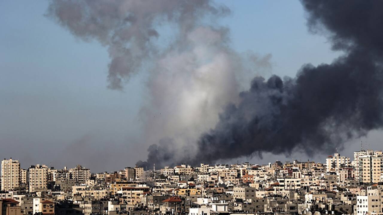 Rauchschwaden über Gaza: Spirale der Gewalt dreht sich weiter 
