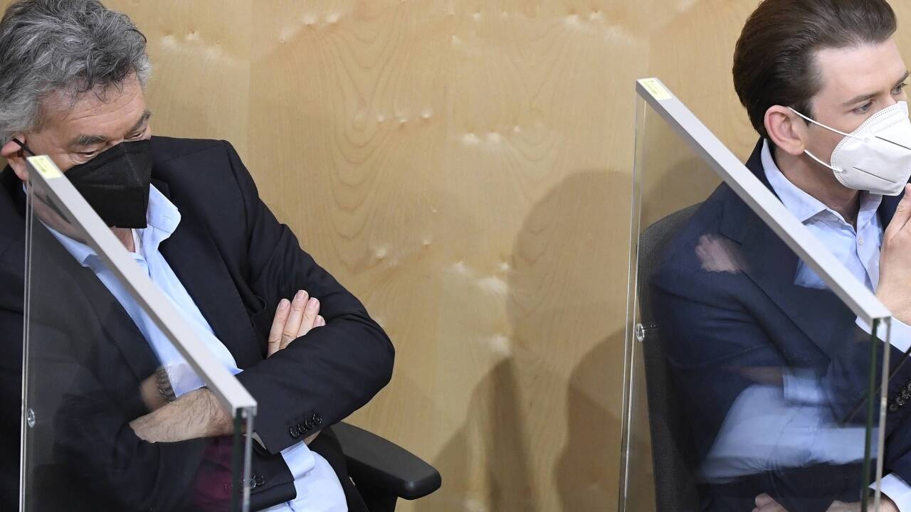 Vizekanzler Werner Kogler (Grüne) und Bundeskanzler Sebastian Kurz (ÖVP) während der Sondersitzung des Nationalrates zum U-Ausschuss. Vizekanzler Werner Kogler (Grüne) und Bundeskanzler Sebastian Kurz (ÖVP) während der Sondersitzung des Nationalrates zum U-Ausschuss.
