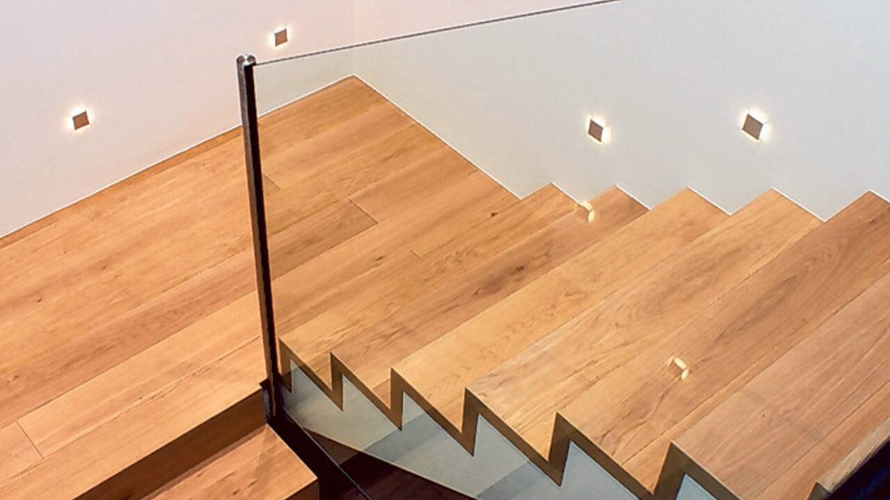 Stimmige Holztreppen aus Eichenholz. 