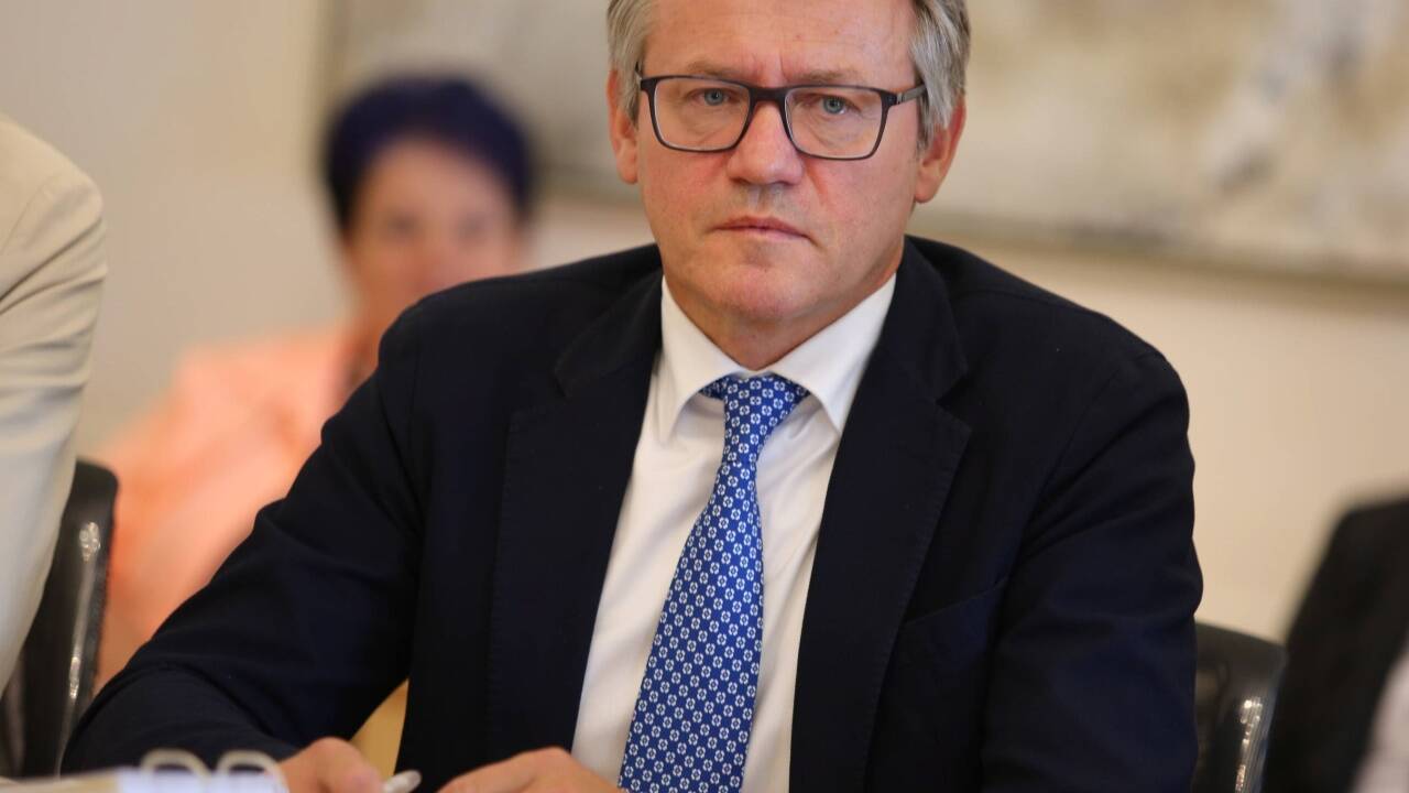 Kein Zweifel, wo der vielleicht nächste Magistratsdirektor politisch verortet ist: Max Tischler entstammt der schwarzen Reichshälfte und ist seit 2008 Kontrollamtsdirektor. Kein Zweifel, wo der vielleicht nächste Magistratsdirektor politisch verortet ist: Max Tischler entstammt der schwarzen Reichshälfte und ist seit 2008 Kontrollamtsdirektor.