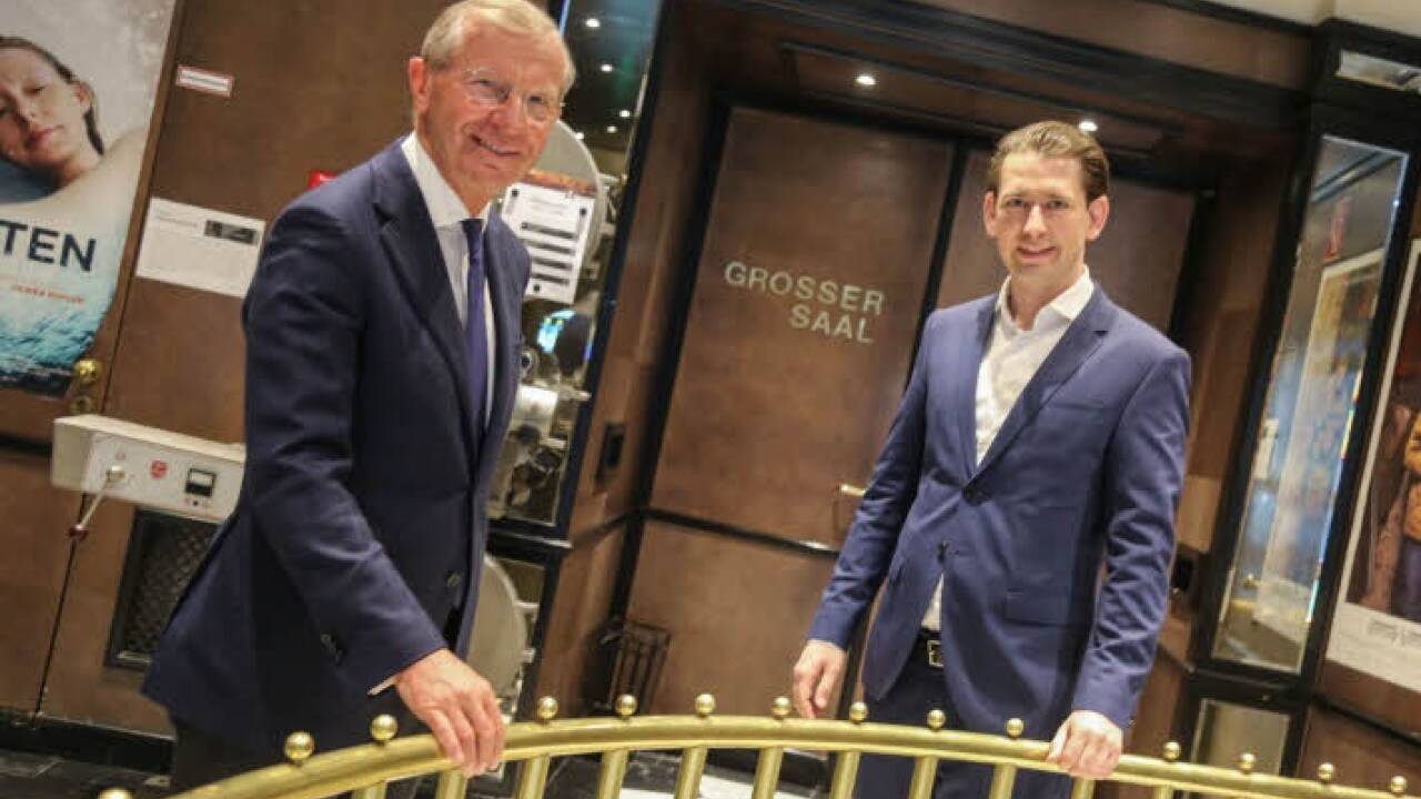 Wilfried Haslauer und Sebsatian Kurz im Mozartkino. 