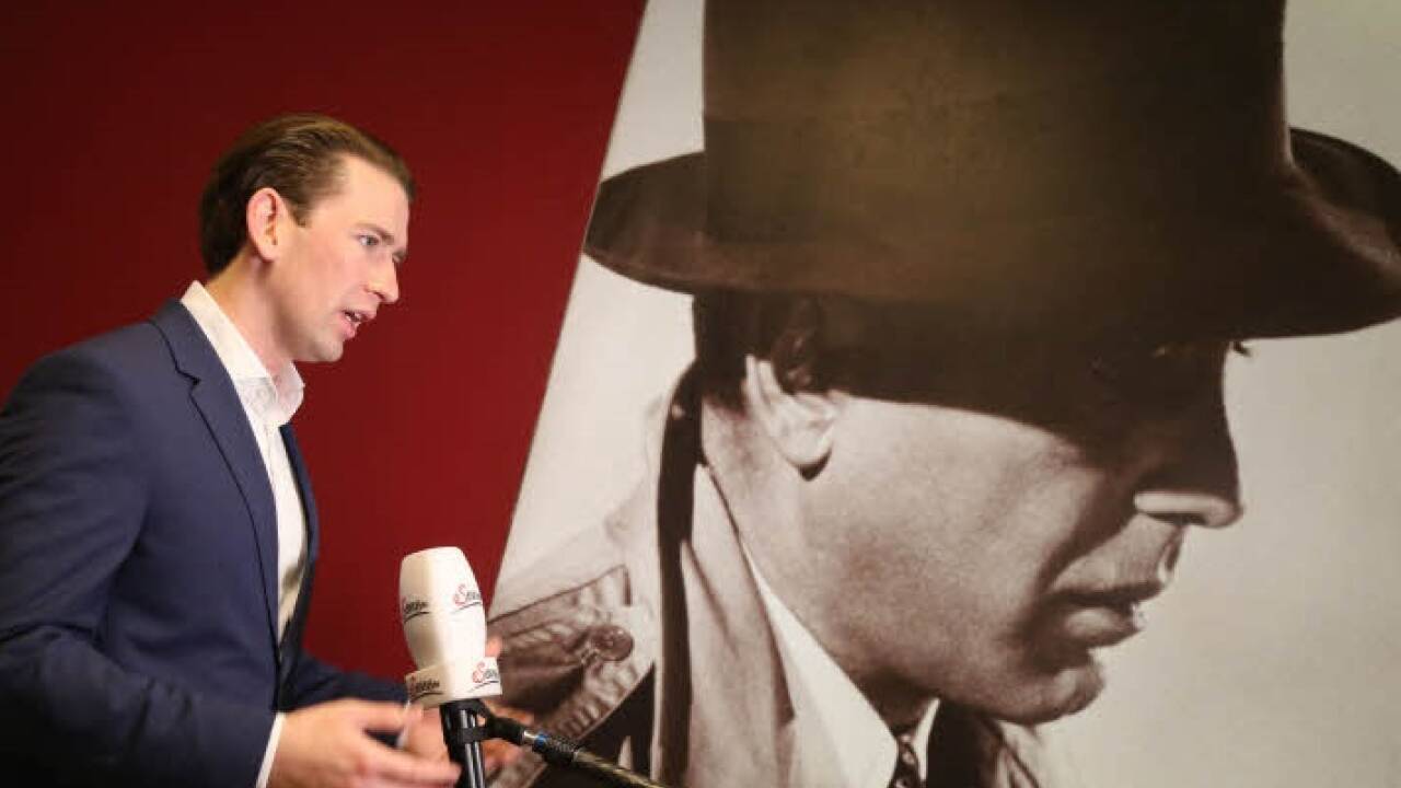 TV-Interview vor Humphrey Bogart. 