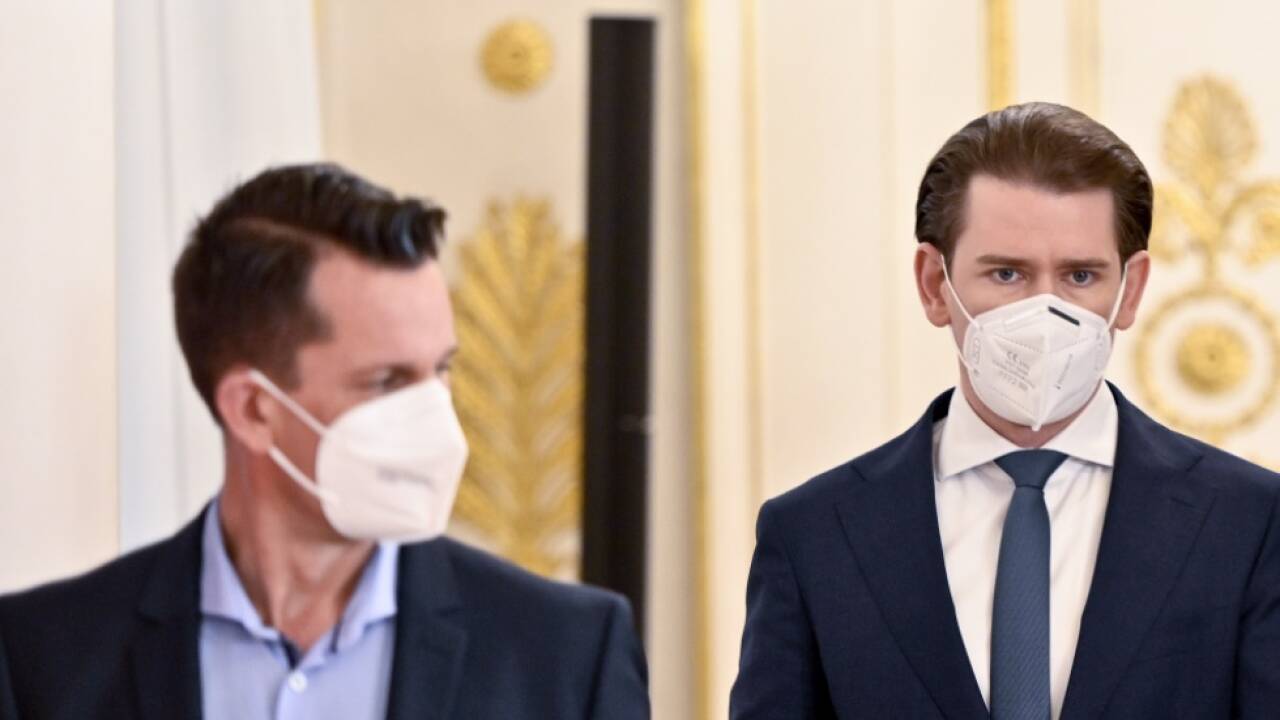 Mückstein steht zur Maske 