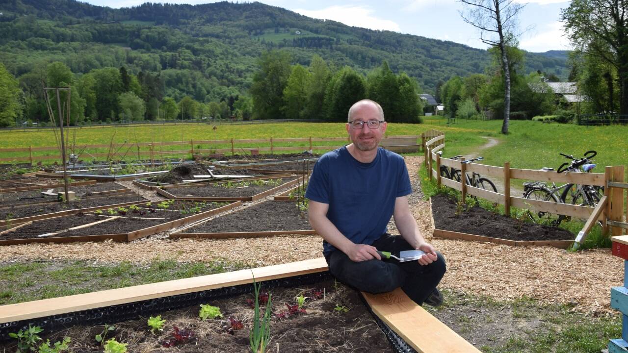 Vegetations-Ökologe Joachim Brocks empfiehlt, auch die Umgebung des Gartens miteinzubeziehen, wie z. B. im Gemeinschaftsgarten „Paradieschen“.  