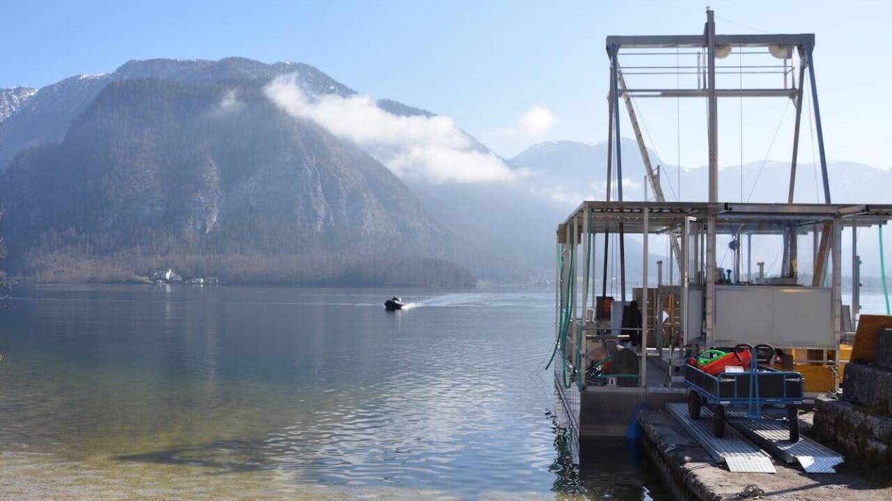 Von der Bohrplattform aus – hier vor der Ausfahrt – wurde ein Rohr 51 Meter in den Untergrund getrieben. 