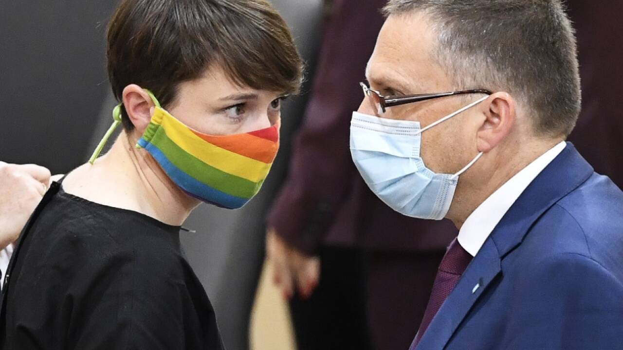 Grünen-Klubchefin Maurer weist ÖVP-Klubobmann Wöginger zurecht 