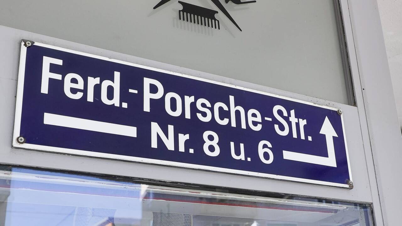 Seit 1957 gibt es eine Ferdinand-Porsche-Straße in Salzburg. Auch er findet sich in Kategorie 3 wieder. Und auch über ihn wird die Politik beraten müssen.  