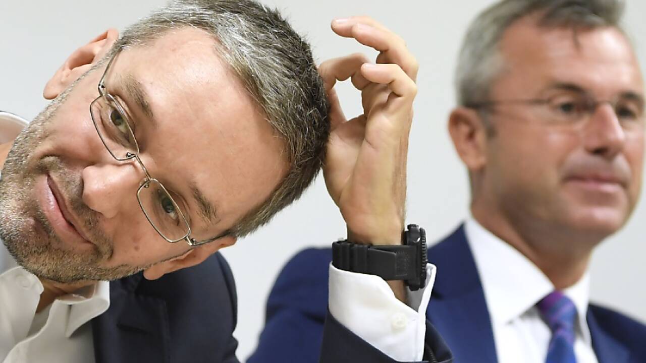 FPÖ-Klubobmann Kickl mit dem zurückgetretenen Parteichef Hofer 
