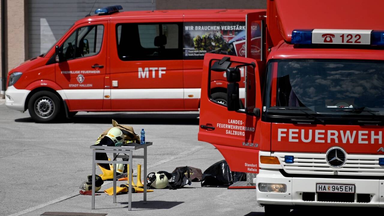  Bei einem Gasunfall in der Firma AustroCel in Hallein ist Mittwoch früh ein Mitarbeiter ums Leben gekommen. 